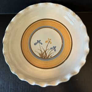 Stoneware Pie Plate Vintage Blue/Gold Iris flowers Fluted Glazed Edges Blue Trim